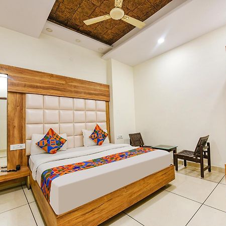 Fabhotel Savera Park Амритсар Экстерьер фото