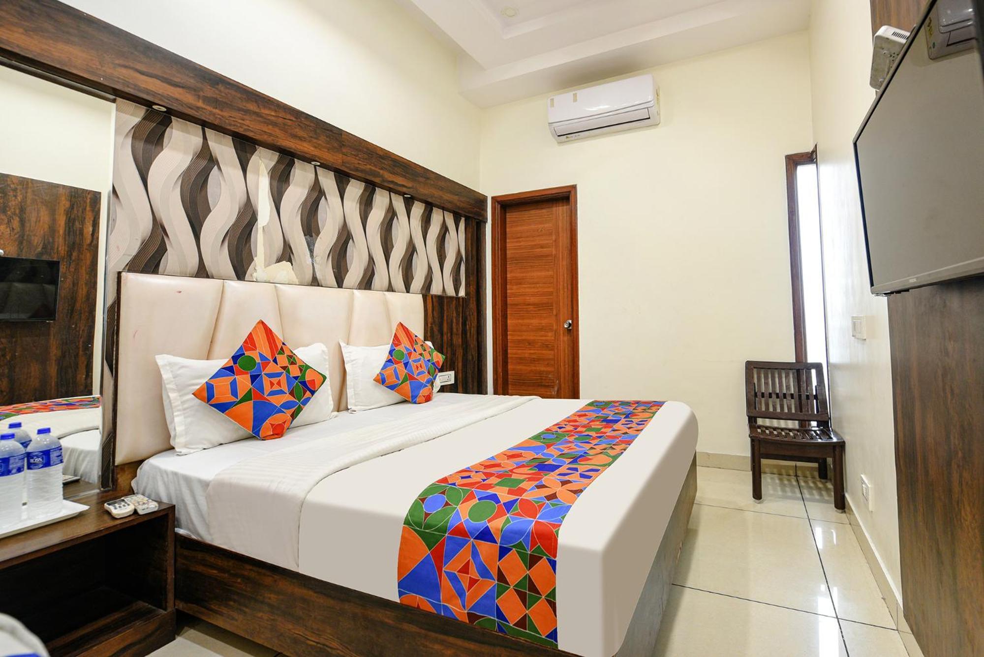 Fabhotel Savera Park Амритсар Экстерьер фото