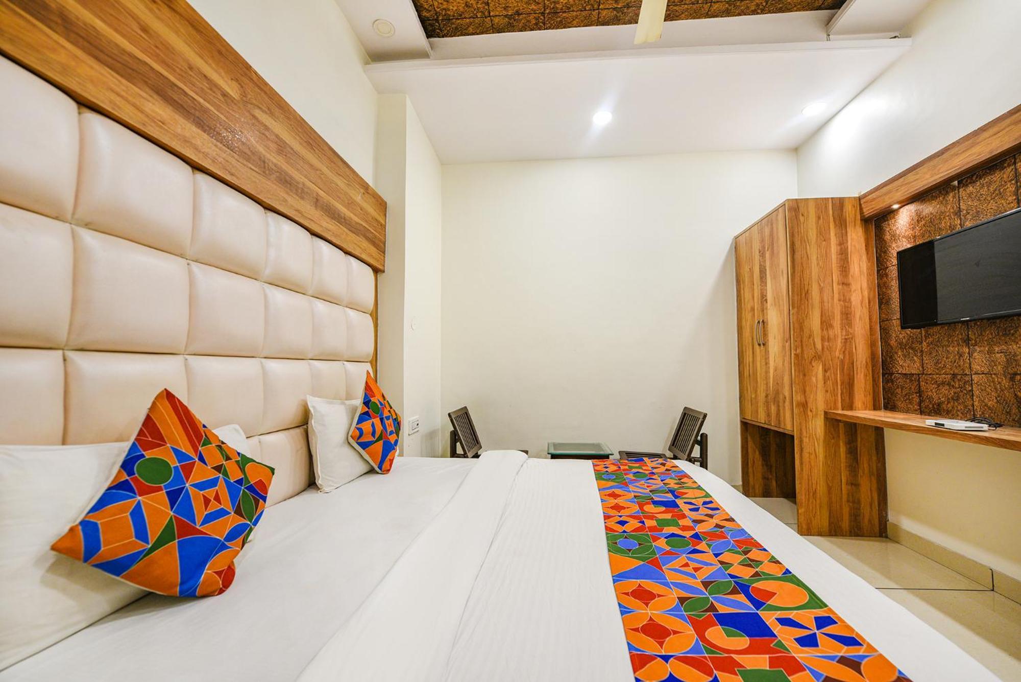 Fabhotel Savera Park Амритсар Экстерьер фото